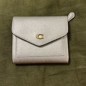 NWOT WYN COACH SMALL WALLET